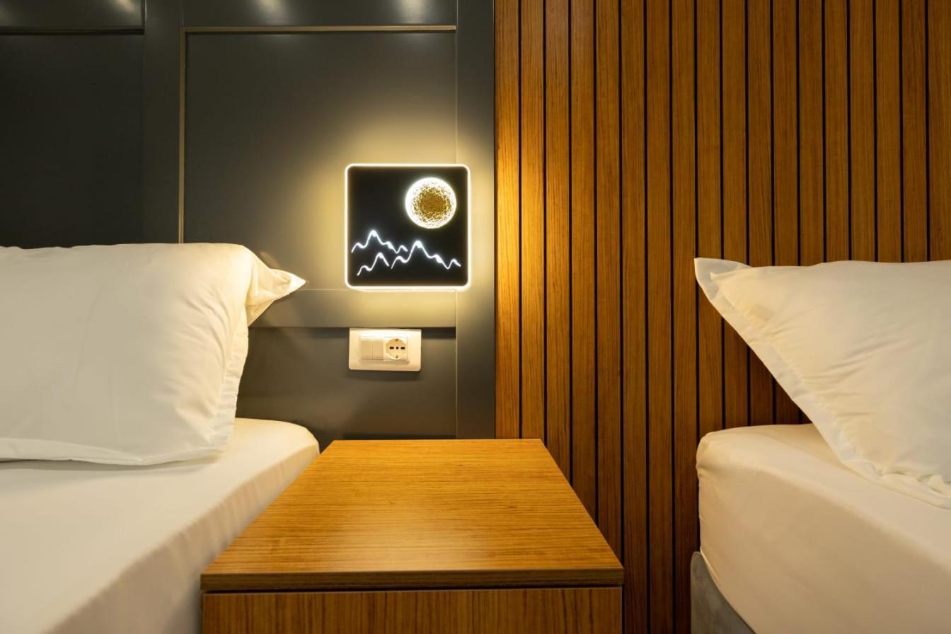 Aglon Twin'S Hotel Vlore Luaran gambar