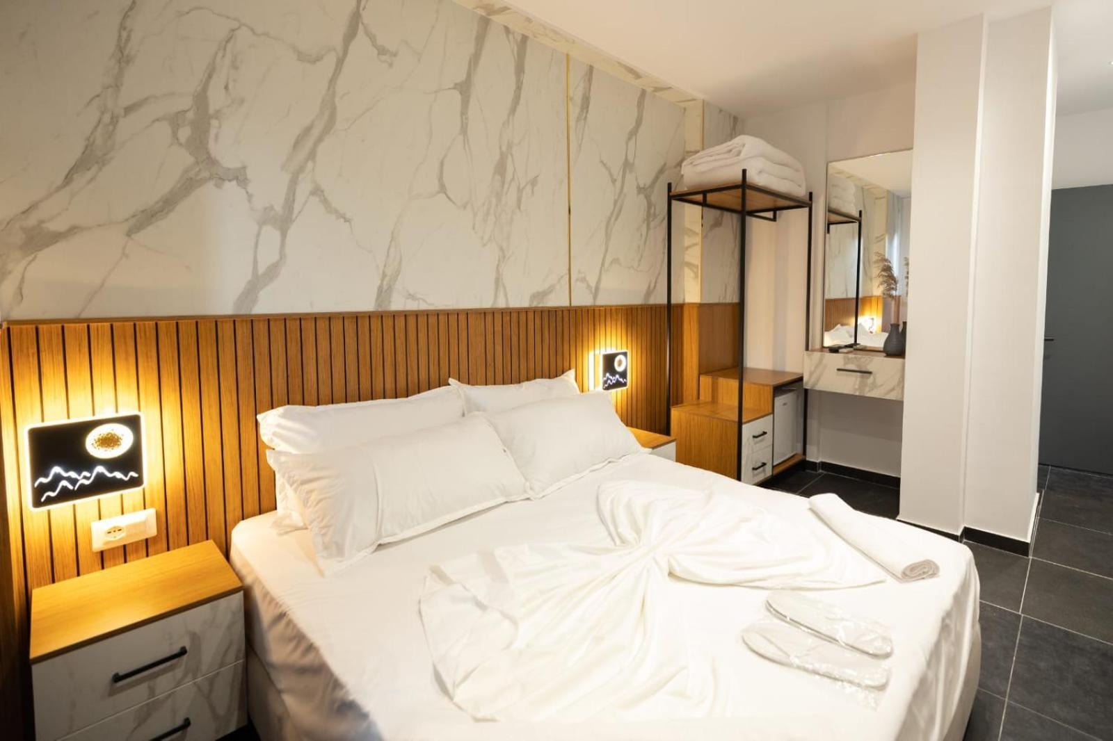 Aglon Twin'S Hotel Vlore Luaran gambar