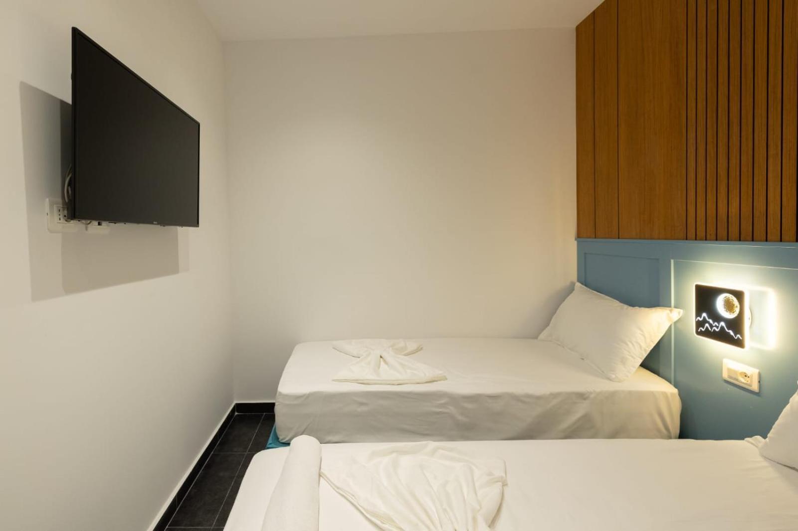 Aglon Twin'S Hotel Vlore Luaran gambar
