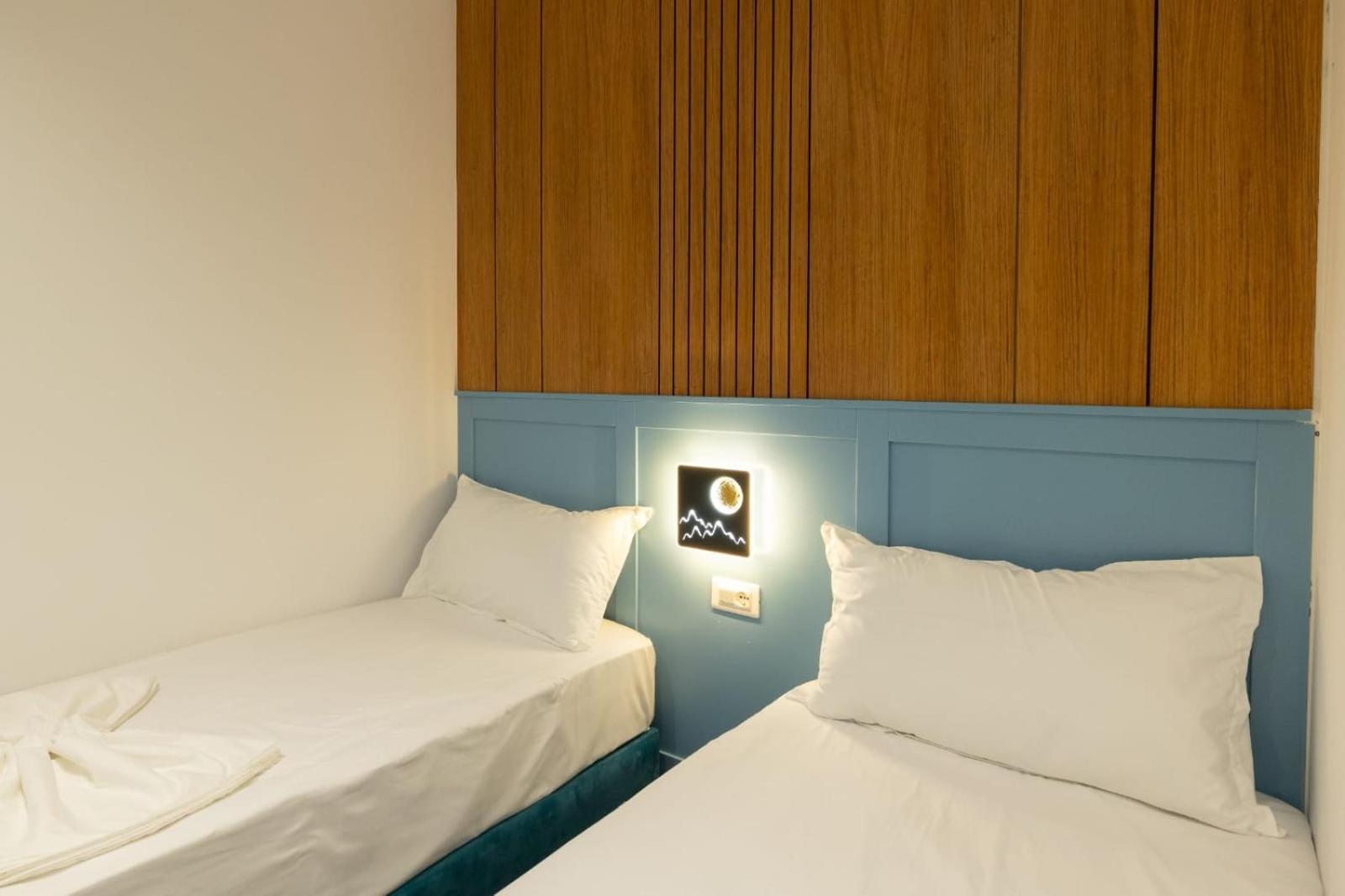 Aglon Twin'S Hotel Vlore Luaran gambar